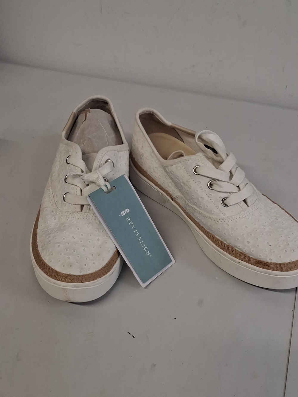 NWT Womens Revitalign Orthapedic Shoes